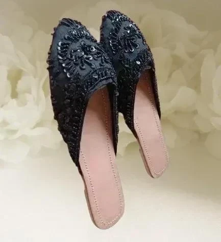 Sequin slippers or sandals size 39 – photo 2